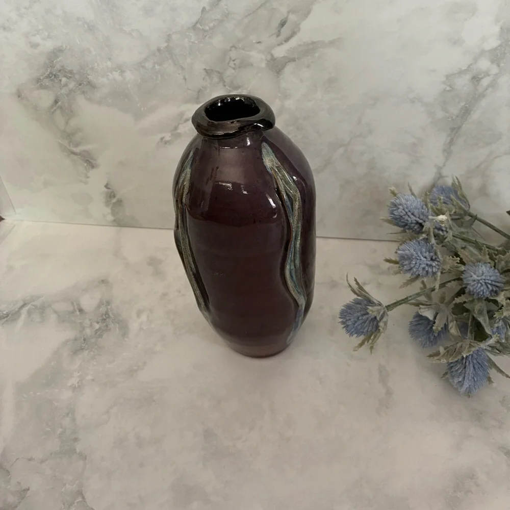 CK JORDAN Studio Pottery Hand Crafted Vase with Stunning Glaze. Signed by Artist